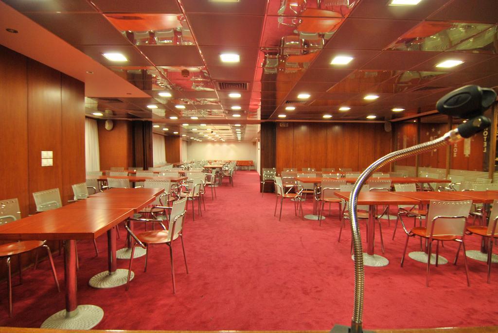 Iniohos Hotel เอเธนส์ ภายนอก รูปภาพ